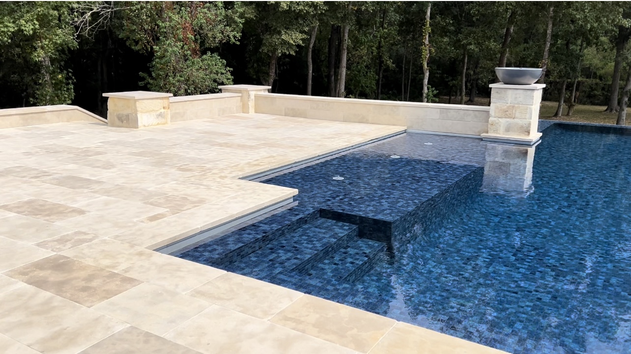 Family Entertainment Pool with Deck